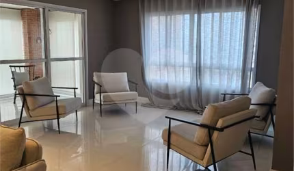 Apartamento com 3 quartos para locação em Anhangabaú - SP