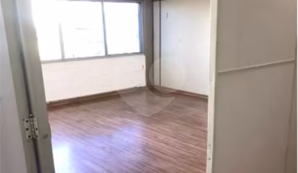 Salas para locação em Anhangabaú - SP
