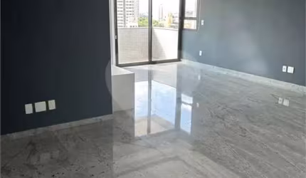 Apartamento com 3 quartos à venda ou para locação em Centro - SP