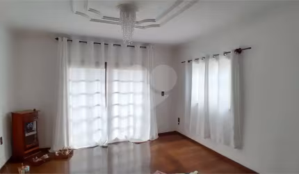 Casa com 4 quartos para locação em Jardim Caçula - SP