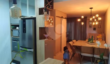 Casa com 3 quartos à venda em Residencial Thina - SP