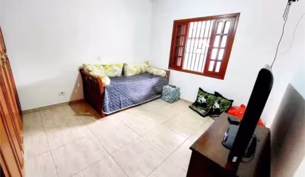 Casa com 3 quartos à venda em Jardim Salessi - SP
