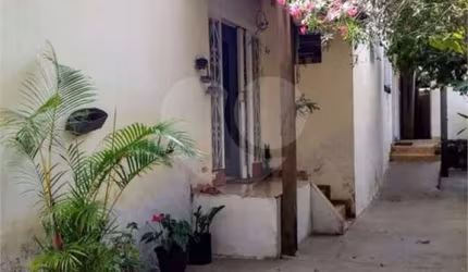 Casa com 3 quartos à venda em Jardim Santhiago - SP