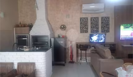 Casa de vila com 3 quartos à venda em Jardim Das Tulipas - SP