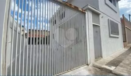 Casa com 4 quartos para locação em Anhangabaú - SP