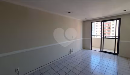 Apartamento com 3 quartos para locação em Vila Das Hortências - SP
