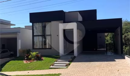 Condomínio com 4 quartos à venda em Bella Vittà - SP