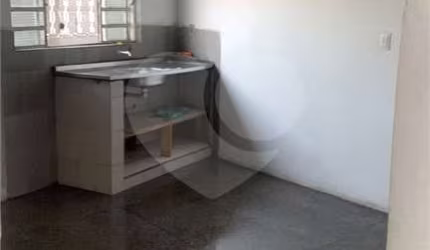 Casa com 2 quartos para locação em Jardim Maria De Fátima - SP