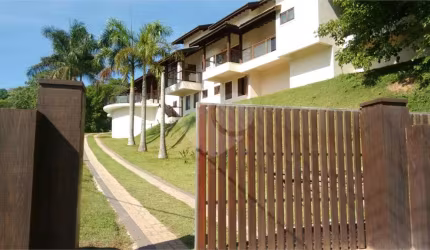 Condomínio com 5 quartos à venda em Ivoturucaia - SP