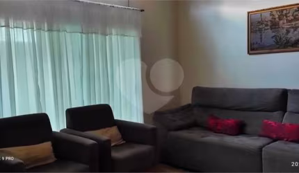 Casa com 3 quartos à venda em Jardim Itália - SP