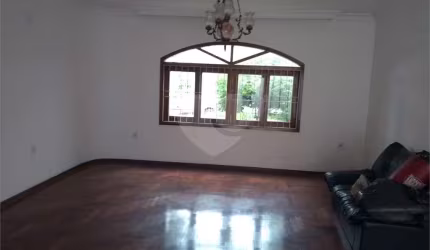 Casa com 3 quartos à venda em Jardim Messina - SP