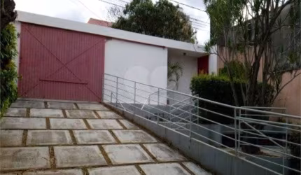 Casa com 4 quartos à venda ou para locação em Centro - SP