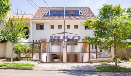 SOBRADO A VENDA NO BAIRRO ÁGUA VERDE