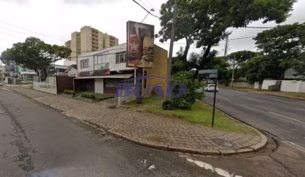 Prédio de esquina à venda no Novo Mundo