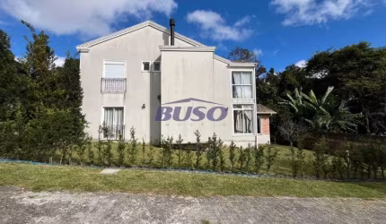Lindíssima casa em condomínio fechado à venda em Colombo - junto à Natureza