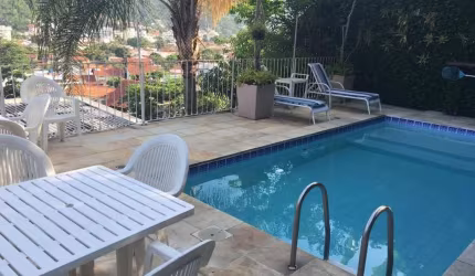 Casa com 3 suítes e Piscina em São Francisco