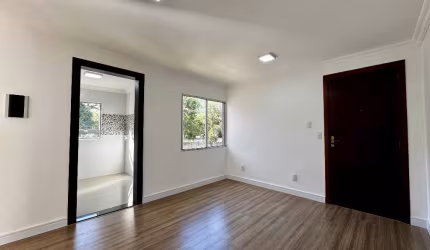 Apartamento Térreo Reformado – 2 Quartos, Aceita Carro e FGTS