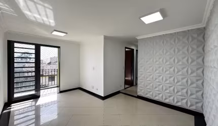 Apartamento de 3 Quartos no Último Pavimento | Sacada com Churrasqueira | Vagas Demarcadas
