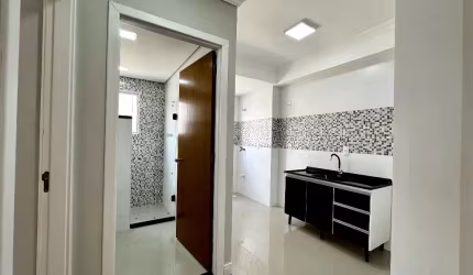 Apartamento reformado e terreo.