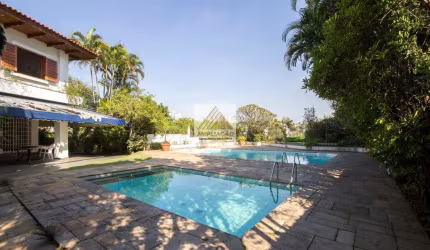 Casa 4 suítes 4 vagas no Morumbi