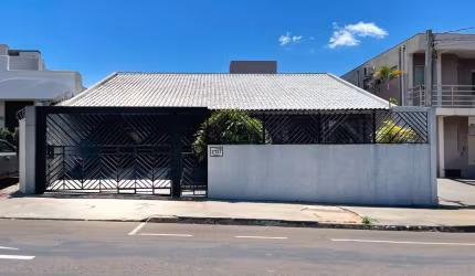 Casa com 3 quartos para alugar na Rua Senador Souza Naves, Lago Parque, Londrina por R$ 10.000