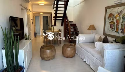 Cobertura duplex com 3 suítes, piscina, vista para o mar e 3 vagas de garagem