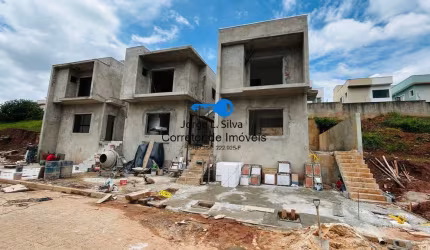 Sobrados de Alto Padrão em Condominio Fechado Portal dos Ipês 3!
