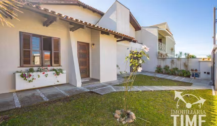 Sobrado com 3 dormitórios à venda, 220 m² por R$ 1.149.000,00 - Uberaba - Curitiba/PR