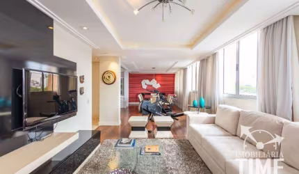 Alto da XV: Apartamento Reformado, Face Norte e Elevador Privativo – Conforto Total!
