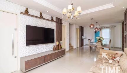 Casa com 3 quartos, suíte e 3 vagas no Pinheirinho, em condomínio fechado!