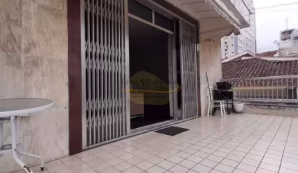 Casa Sobreposta Alta com 04 Dormitórios no Bairro Boqueirão em Santos.