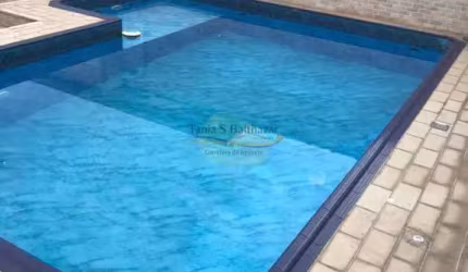 Sobrado com Piscina. Santos/SP