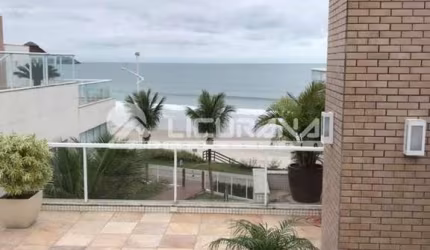 Apartamento mobiliado beira mar com 04 quartos e 03 garagens na praia de Bombas