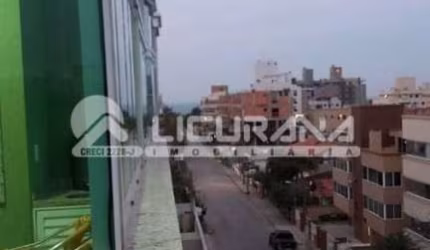 Cobertura mobiliada com 03 quartos sendo 01 suíte com garagem na praia de Bombas