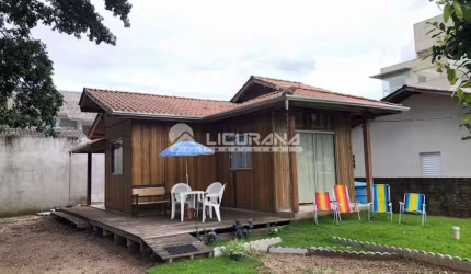 Casa Entre Mares - com 02 dormitórios na praia do Mariscal