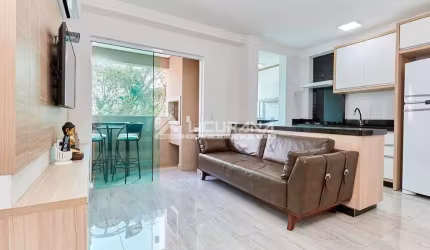 Apartamento com 02 dormitórios e 01 vaga de garagem, próximo à praia de Bombas.