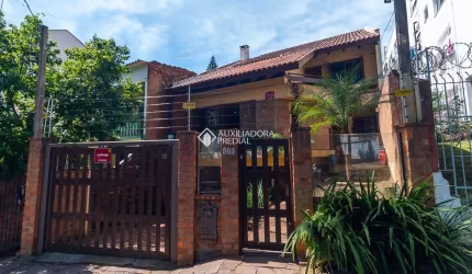 Casa com 3 quartos à venda na Rua Fagundes Varela, 158, Santo Antônio, Porto Alegre, 400 m2 por R$ 1.200.000
