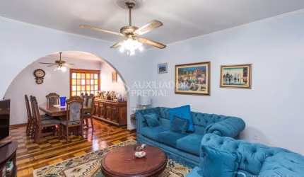 Casa em condomínio fechado com 4 quartos à venda na Rua Padre Todesco, 740, Partenon, Porto Alegre, 216 m2 por R$ 650.000