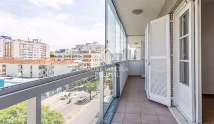Apartamento com 3 quartos à venda na Avenida Cristóvão Colombo, 2184, Floresta, Porto Alegre, 147 m2 por R$ 540.000