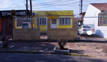 Casa com 2 quartos à venda na Rua Saldanha da Gama, 184, Vila São José, Porto Alegre, 90 m2 por R$ 460.000