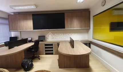 Sala comercial à venda na Avenida Coronel Lucas de Oliveira, 1841, Petrópolis, Porto Alegre, 48 m2 por R$ 375.000