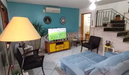 Casa em condomínio fechado com 2 quartos à venda na Rua Gonçalves Ledo, 271, Partenon, Porto Alegre, 150 m2 por R$ 692.000