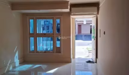 Casa em condomínio fechado com 3 quartos à venda na Avenida Juca Batista, 1458, Cavalhada, Porto Alegre, 120 m2 por R$ 459.000