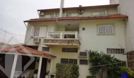 Casa em condomínio fechado com 4 quartos à venda na Avenida Pastor Ernesto Schlieper, 46, São Sebastião, Porto Alegre, 450 m2 por R$ 950.000