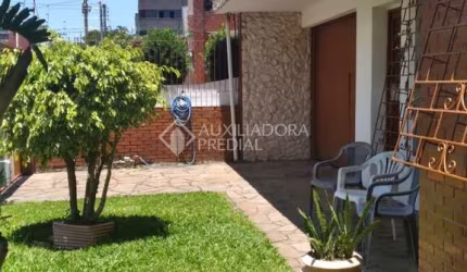 Casa com 3 quartos à venda na Rua Dom Jaime de Barros Câmara, 790, Sarandi, Porto Alegre, 207 m2 por R$ 620.000