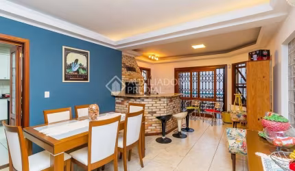 Casa com 3 quartos à venda na Rua Padre Todesco, 783, Partenon, Porto Alegre, 287 m2 por R$ 1.166.600