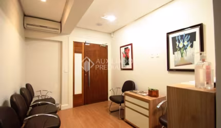 Sala comercial à venda na Rua Vigário José Inácio, 263, Centro Histórico, Porto Alegre, 109 m2 por R$ 450.000
