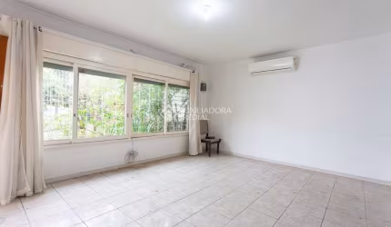 Casa com 3 quartos à venda na Rua Louvre, 328, Jardim Itu Sabará, Porto Alegre, 181 m2 por R$ 639.000