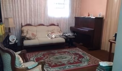 Casa com 3 quartos à venda na Rua Afonso Pena, 59, Azenha, Porto Alegre, 212 m2 por R$ 855.000