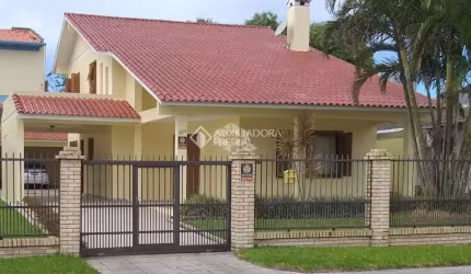 Casa com 3 quartos à venda na JOAO CRISTIANO SCHEFFER FILHO, 573, Zona Nova, Capão da Canoa, 256 m2 por R$ 1.650.000